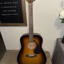 Yamaha Acoustic Guitar
