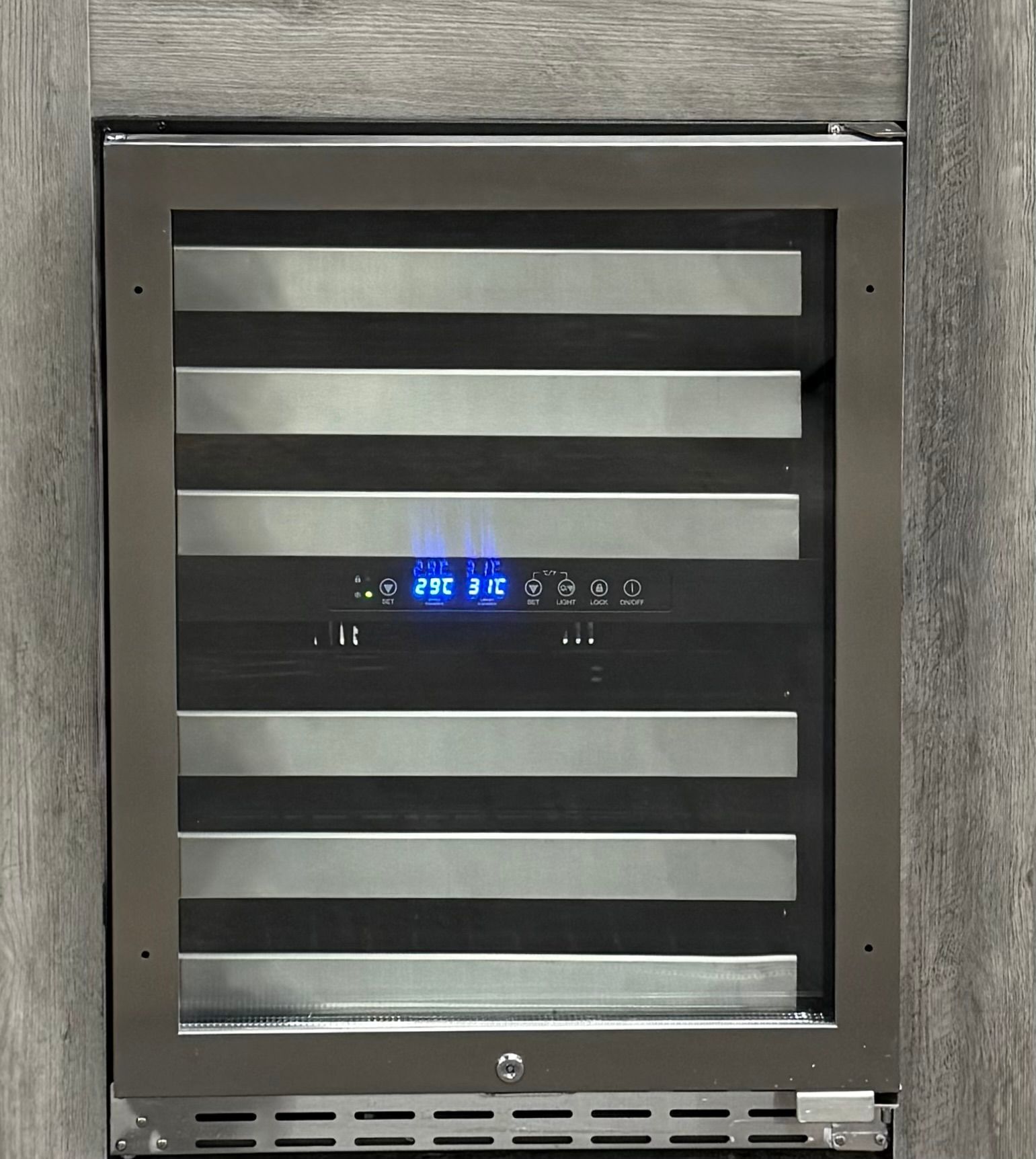 SUMMIT Refrigerator ALWC532PNR 02371 .