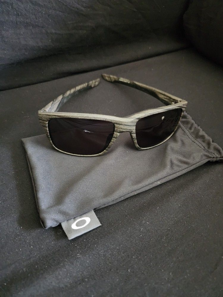 Oakley Mainlink Woodgrain Frame Priz Sunglasses