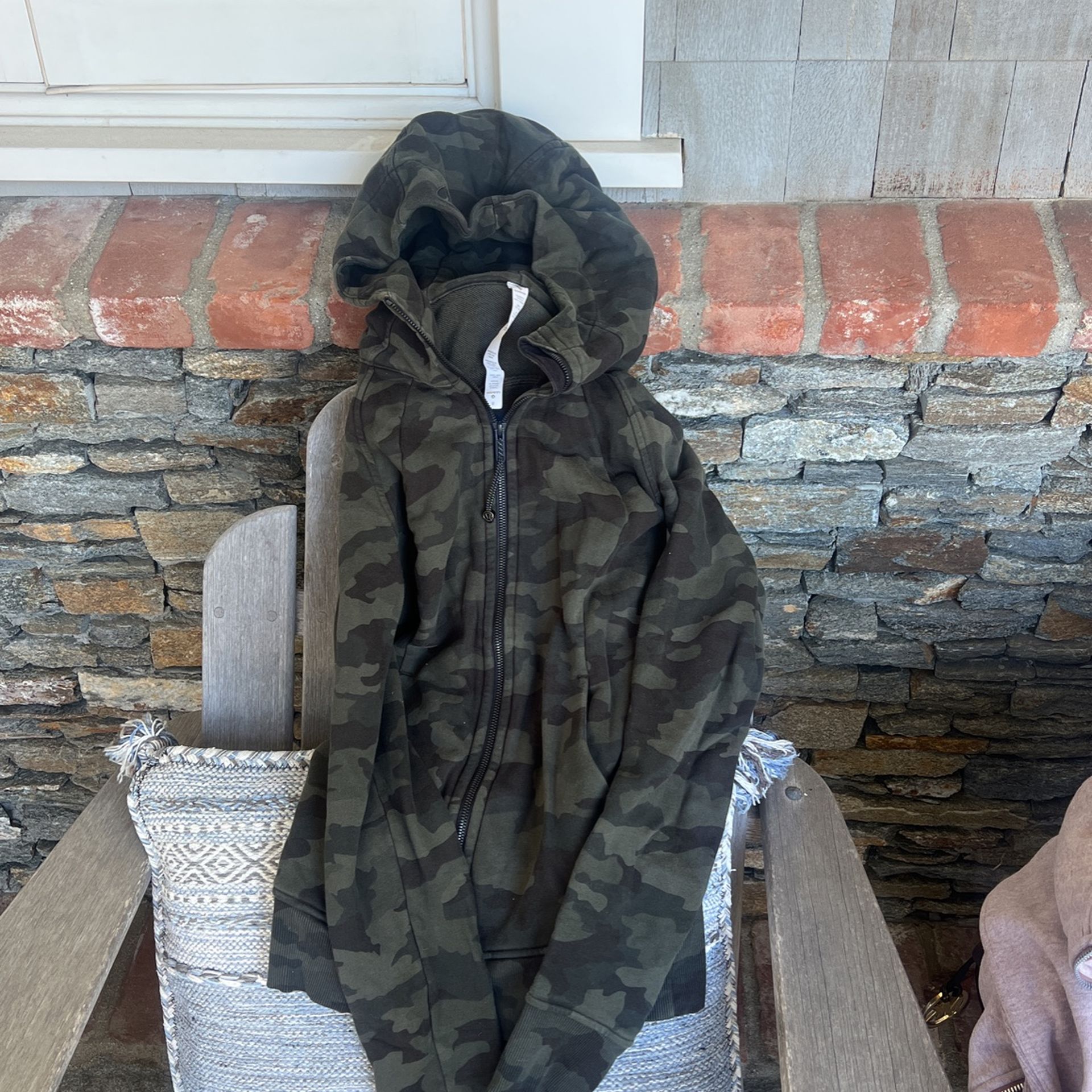 Lulu Lemon Jacket Camouflage Size 8