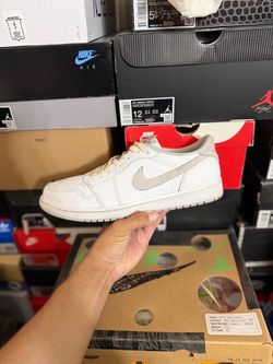 Jordan 1 Low Neutral Grey size 10.5 USED