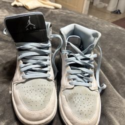 Jordan 1 Med SE Ice Blue/ White DV1308-104 Size 8