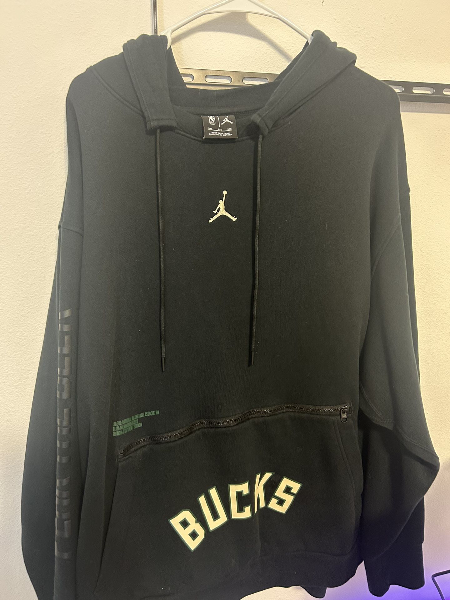 Jordan Courtside Statement Edition Milwaukee Bucks Hoodie Mens 3XL Black