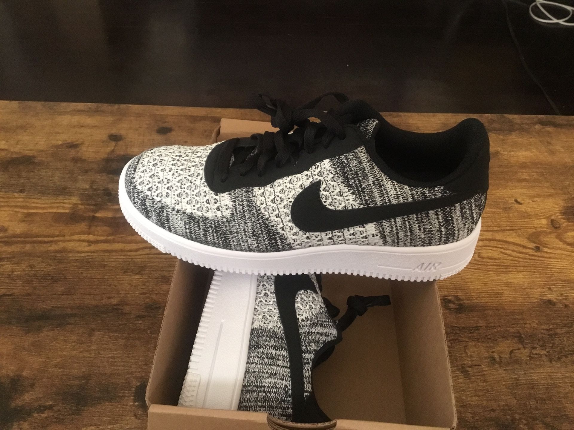 Men’s Nike Air Force 1 Flyknit 2.0 size 8M/9.5W