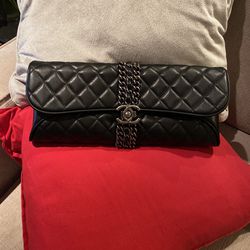 CHANEL / Chanel clutch / leather Purse /designer