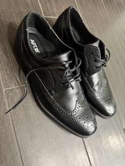 Apt.9 Men dress shoes. Size 9
