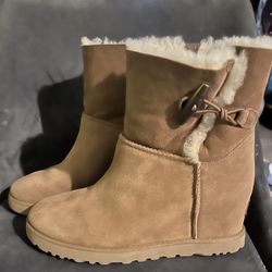 Ugg Boots Size 8.5