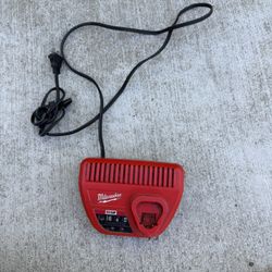 Milwaukee M12 Battery Charger 