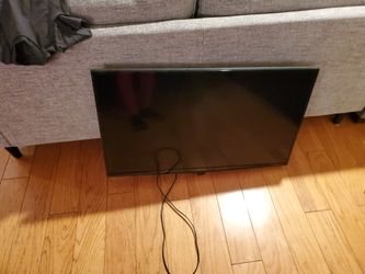 Flatscreen TV '40  by Insignia