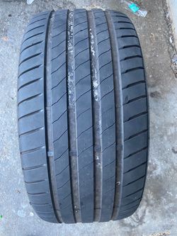 Tire 245/35/19