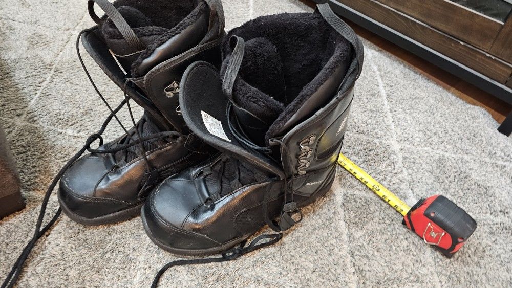 11 Men's Snowboard Boots
