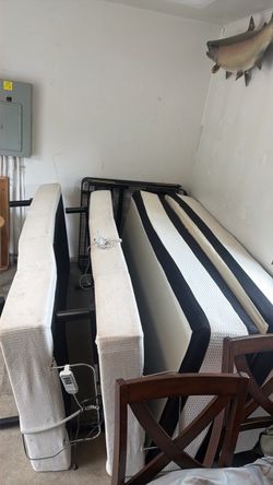 2 Adjustable Beds w/ mattresses