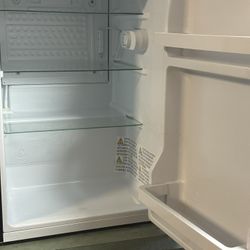 Hisense Mini Fridge