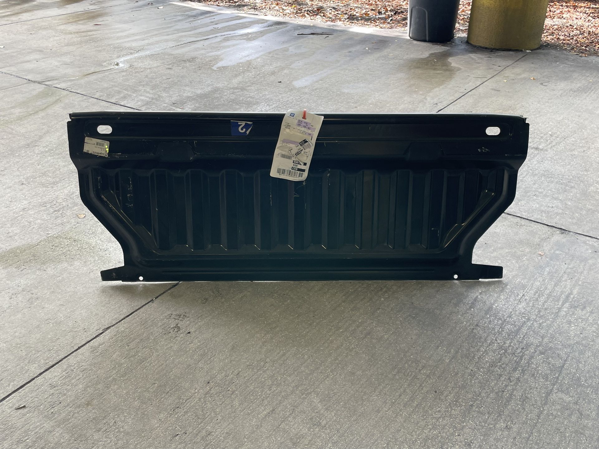 GM Pickup Box Front Panel (contact info removed)0 2023-2025 Chevrolet Colorado GMC Canyon