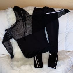 New Yitong  Outfit  Small/Medium