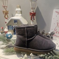 Uggs Women's Size 7