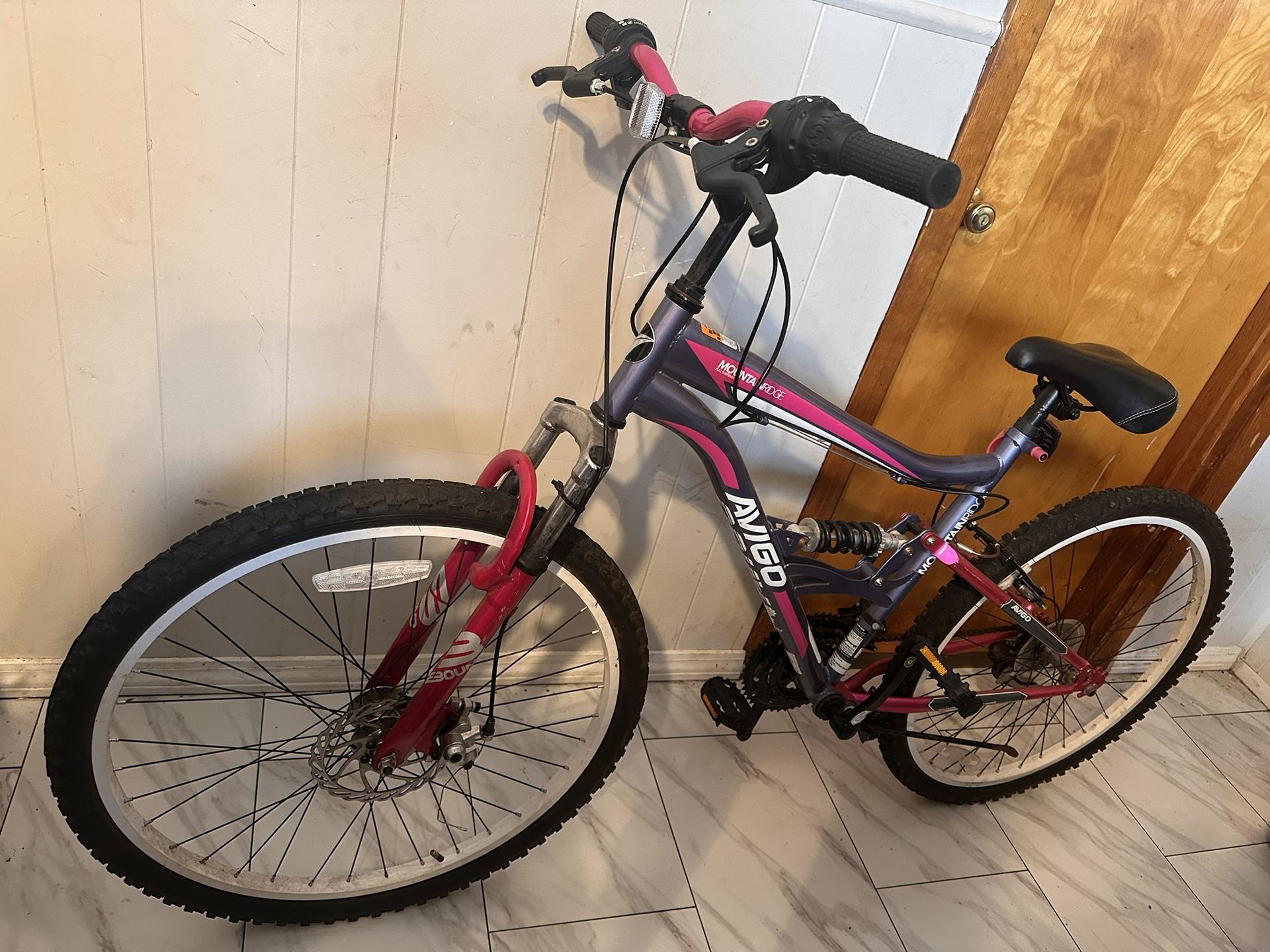 Avigo Mountain Ridge Mountain Bike Full Suspension 18 Speed