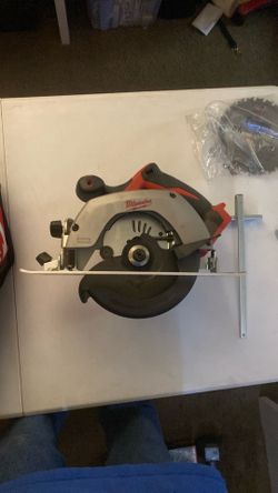 Milwaukee circular saw 6-1/2”