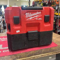 Milwaukee M12 FUEL 12-Volt Lithium-Ion Cordless 1.6 Gal. Wet/Dry Vacuum (Vacuum-Only)
