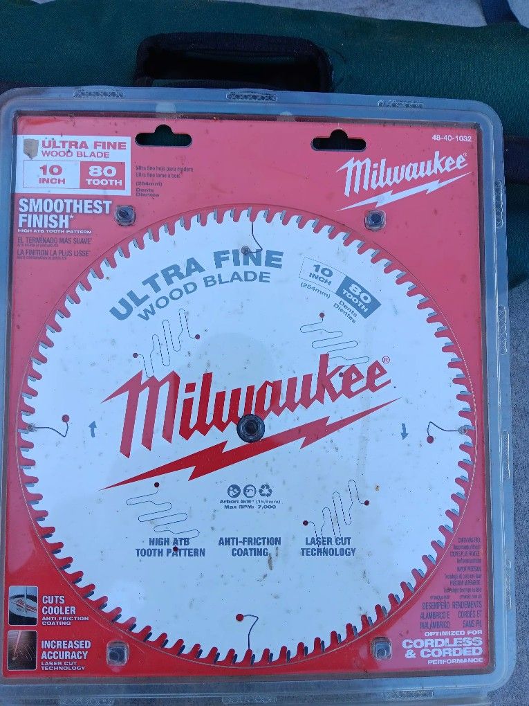 Milwaukee. Wood. Cuting. Saw. Blade