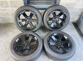 22’ Denali Yukon Wheels Tires 6 Lug Silverado Tahoe Suburban Midnight wheels.