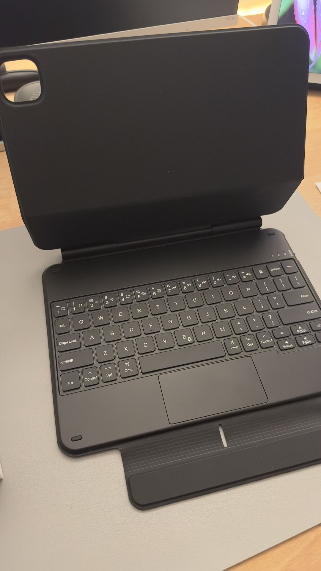 iPad Keyboard Case For 11in iPads.