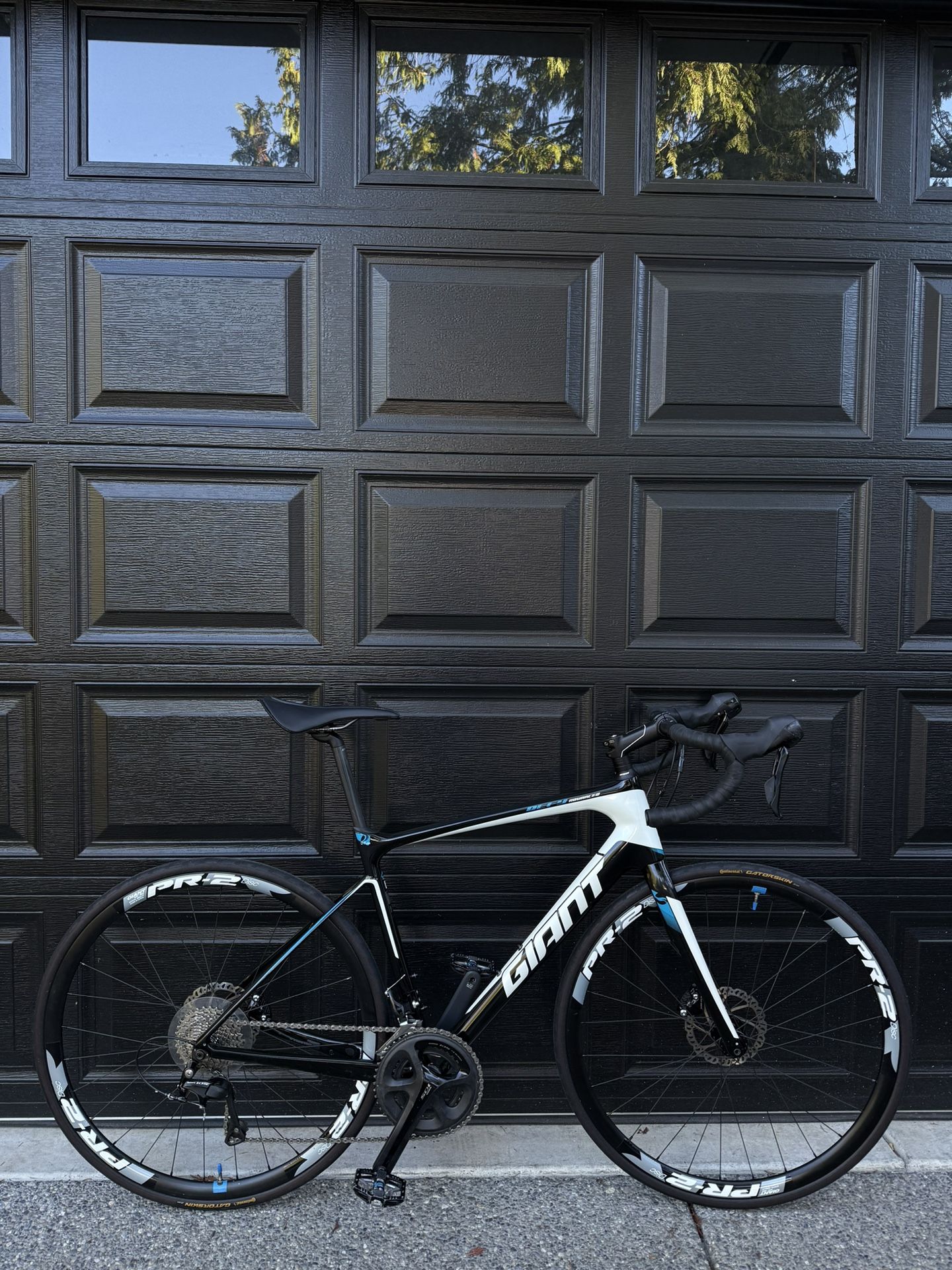 Giant 2 Defy Aduanced Full Carbon Road Bike