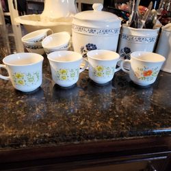 4 Corelle Vintage Cups