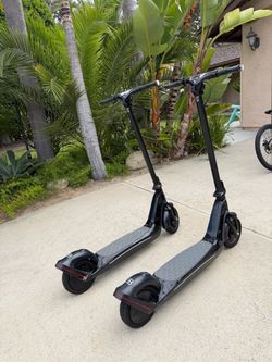 Bugatti Electric Scooter – Set of Two
