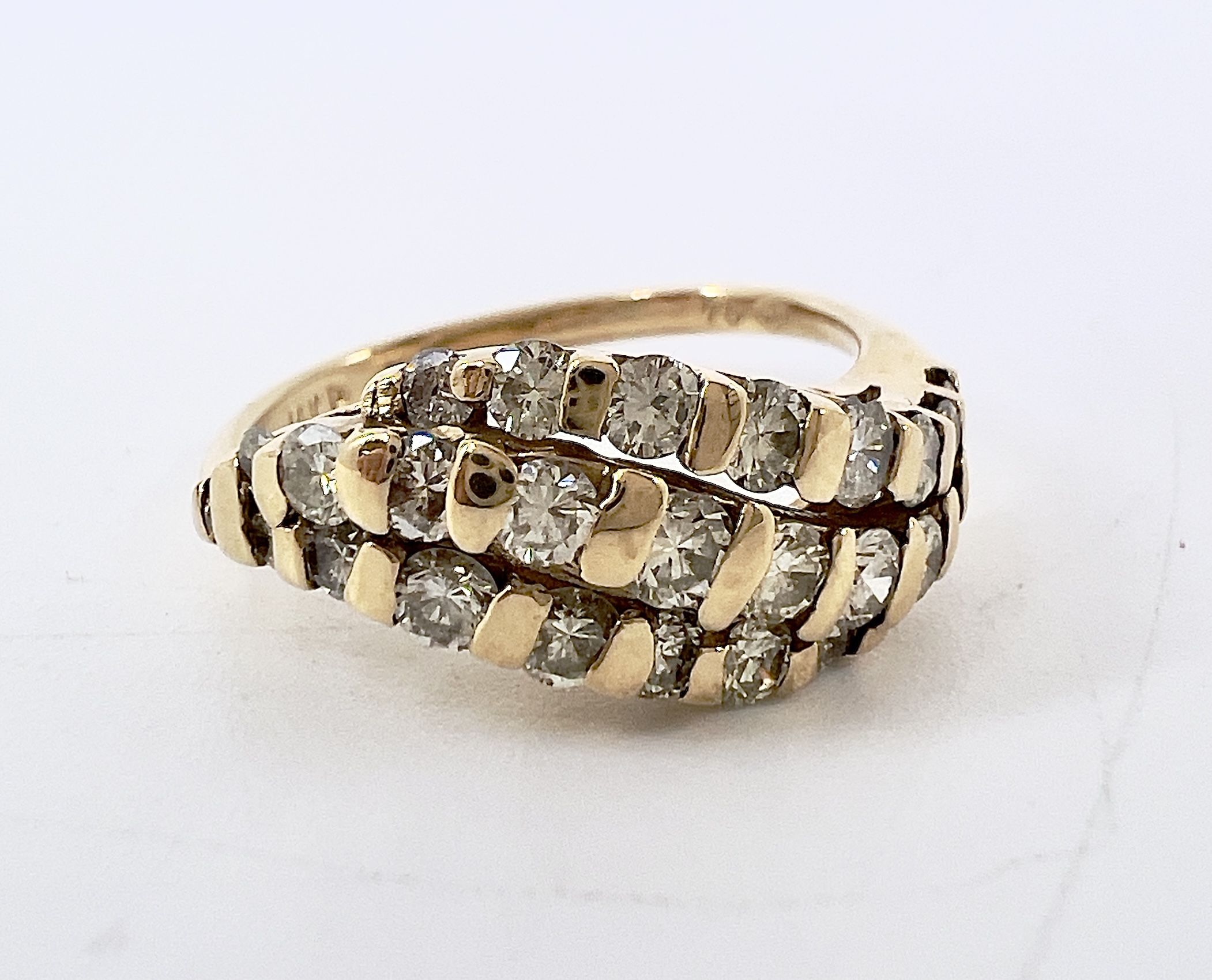 14k Yellow Gold 3.4g & Natural Diamonds Ring 6.5 Size