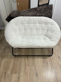 Foldable White Love Seat