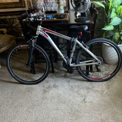 Schwinn 27 Inch 7 Speed  Silver Connection Bicycle
