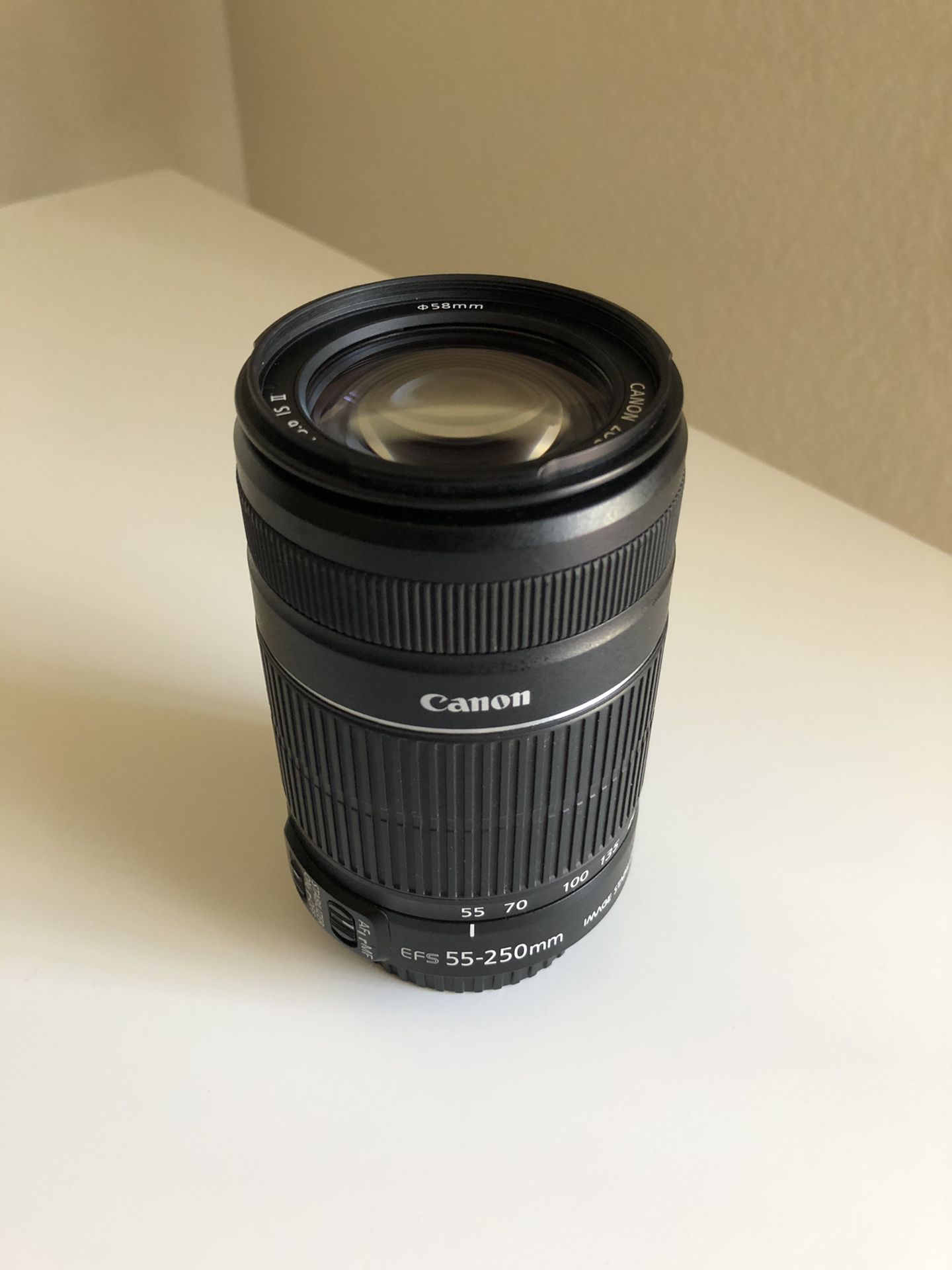 Canon EFS 55-250mm Zoom Lens (Like New)