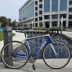 19.5 lb. All-Carbon Trek Madone 4.5 Racing Bike 