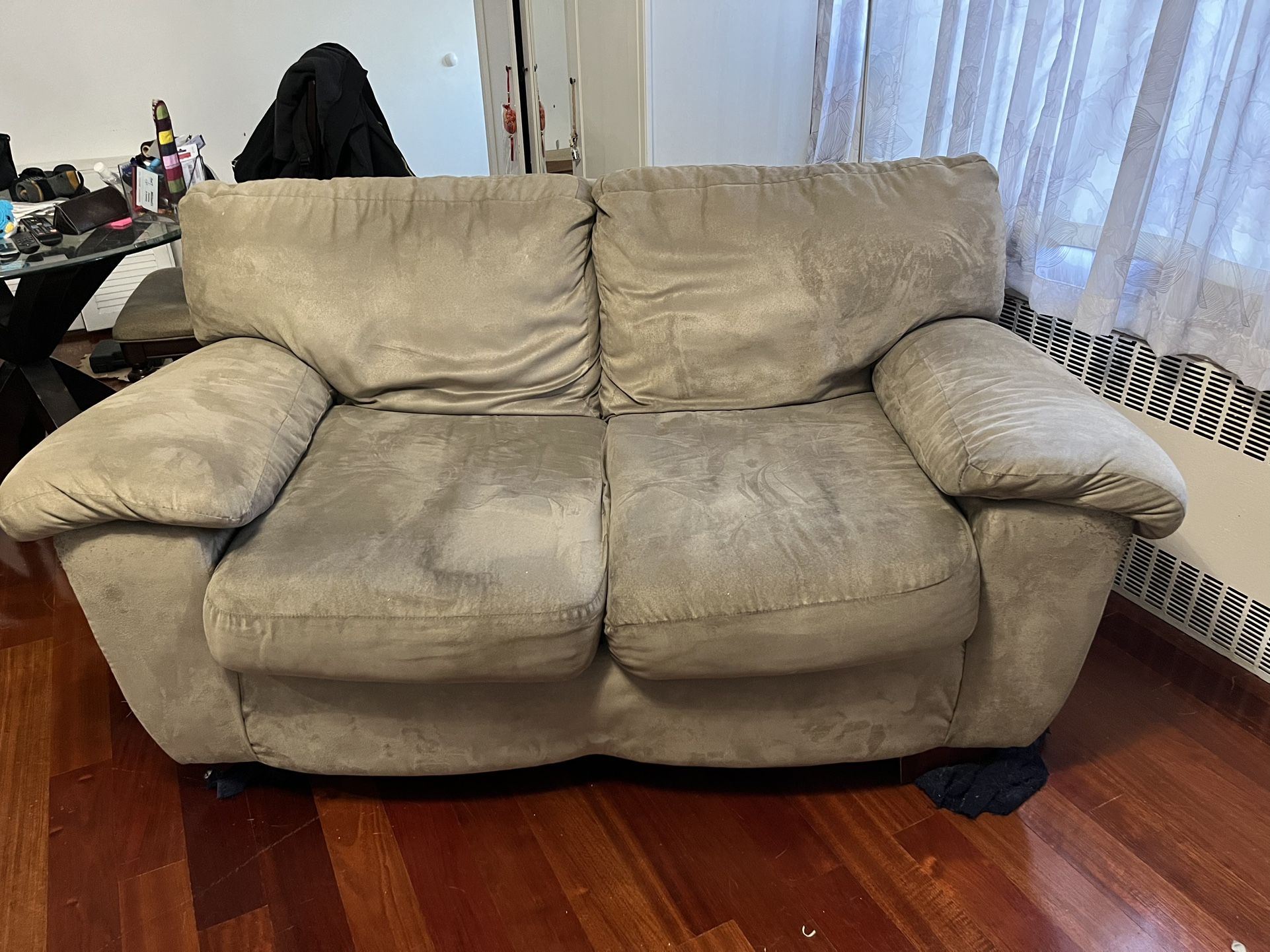 Free Beige couch