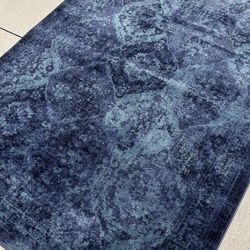 Beautiful IKEA rug for sale – 133 x 195 cm.