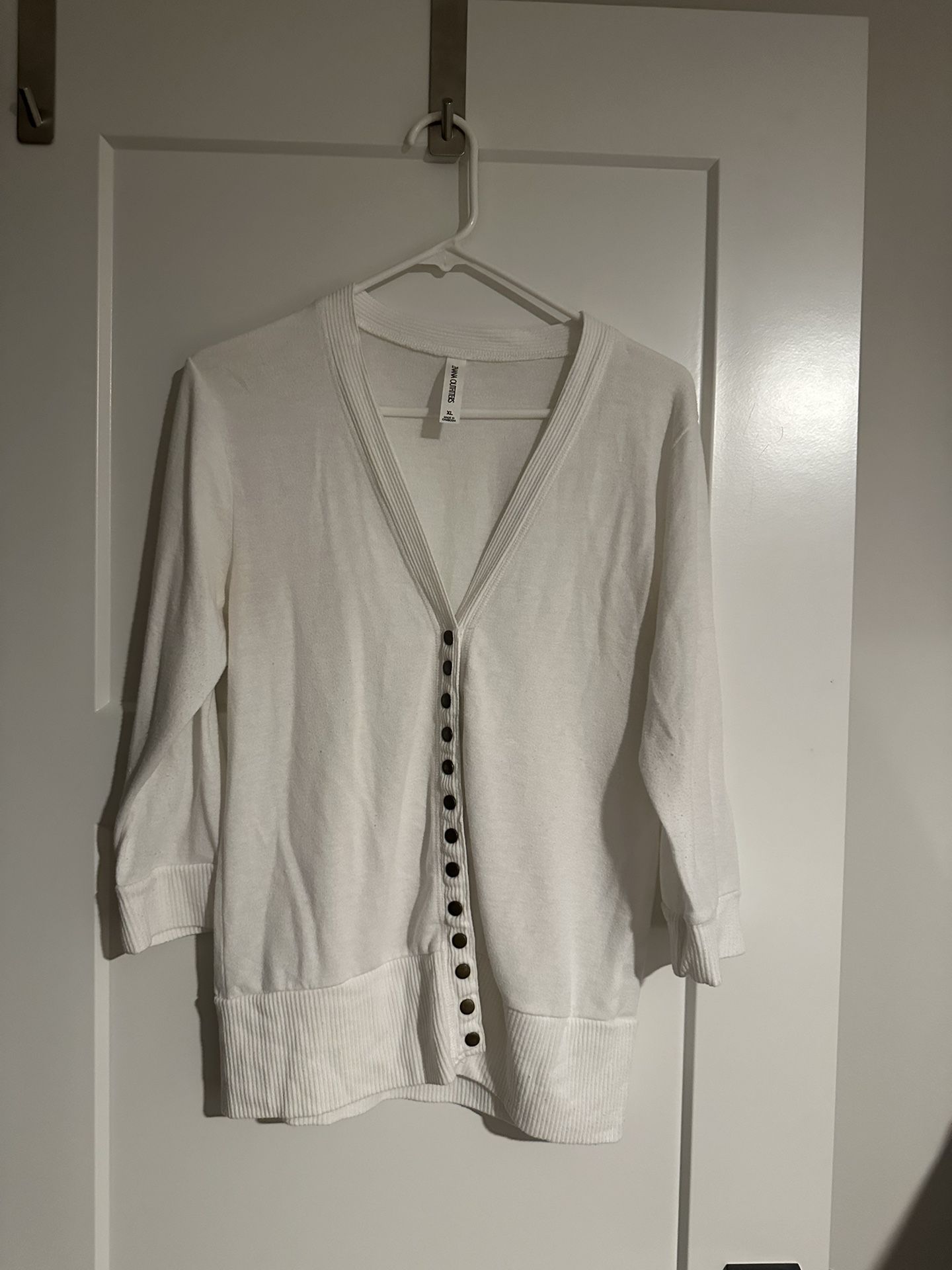 Zenana Outfitters XL White V-neck Snap Button Elbow Sleeve Cardigan