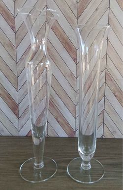 Set Of 2 Vintage Bud Vases ✨$10 For BOTH✨