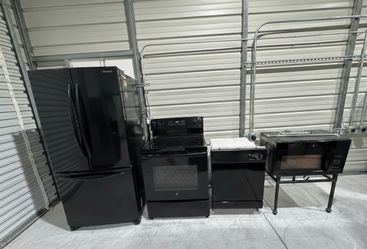 Black kitchen appliances set