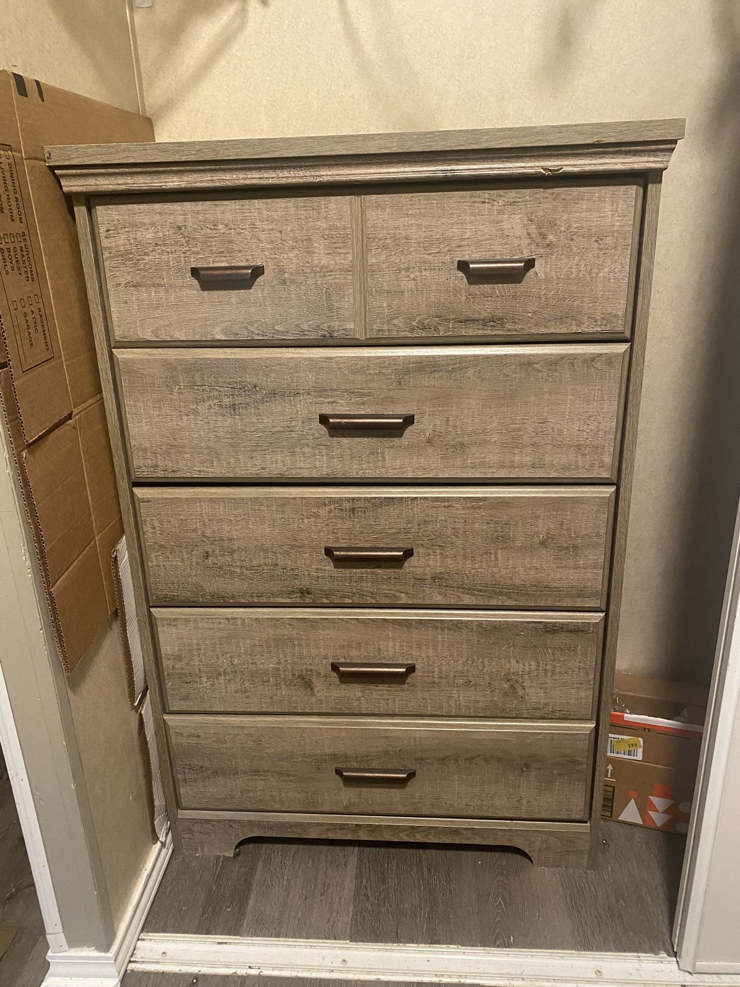 Matching Dresser And Night Stand for Sale in San Antonio, TX OfferUp