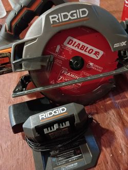 Serrucho RIDGID 7.1/4 pila y cargador la tengo en Donna