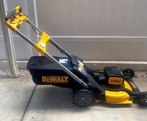 DeWalt 20V MAX 21" Cordless Battery Powered Self Propelled Lawn mower TOOL ONLY