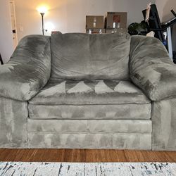 Free Love Seat