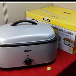 TURKEY IS AROUND THE CORNER. 18 Quart Roster Ovan. Rost upto a 22 Lbs TURKEY. Used only 2 - 3 times. Still in box, Excellent condition. $20