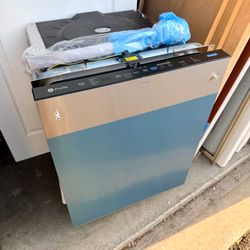 Brand New GE Profile Dry Boost Smart Dishwasher With 3rd Rack And Microban Technology.