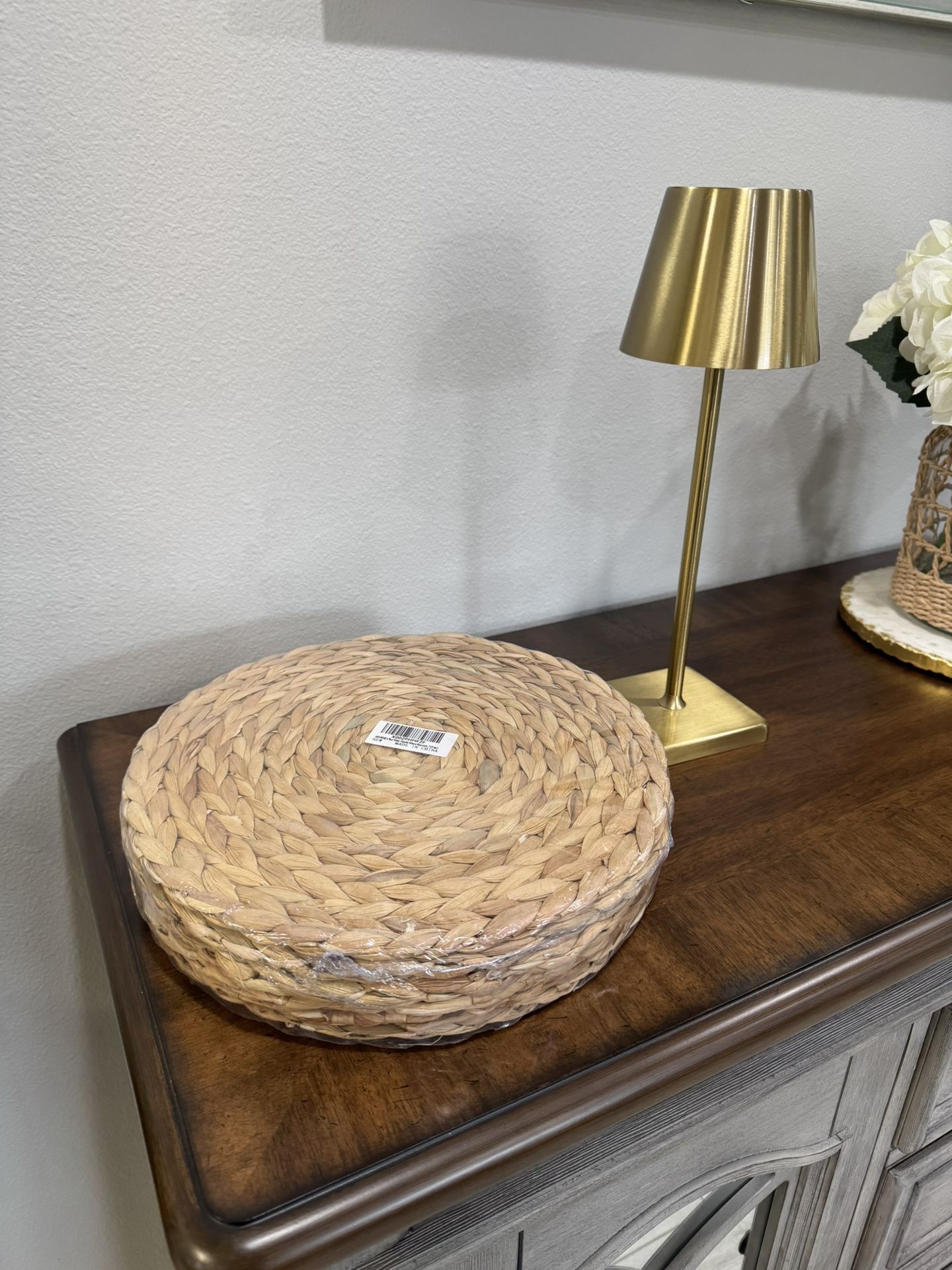 6 Pack Woven Placemats 11.8 Inches Round Plate, Natural Wicker Tablemats For Dining Table