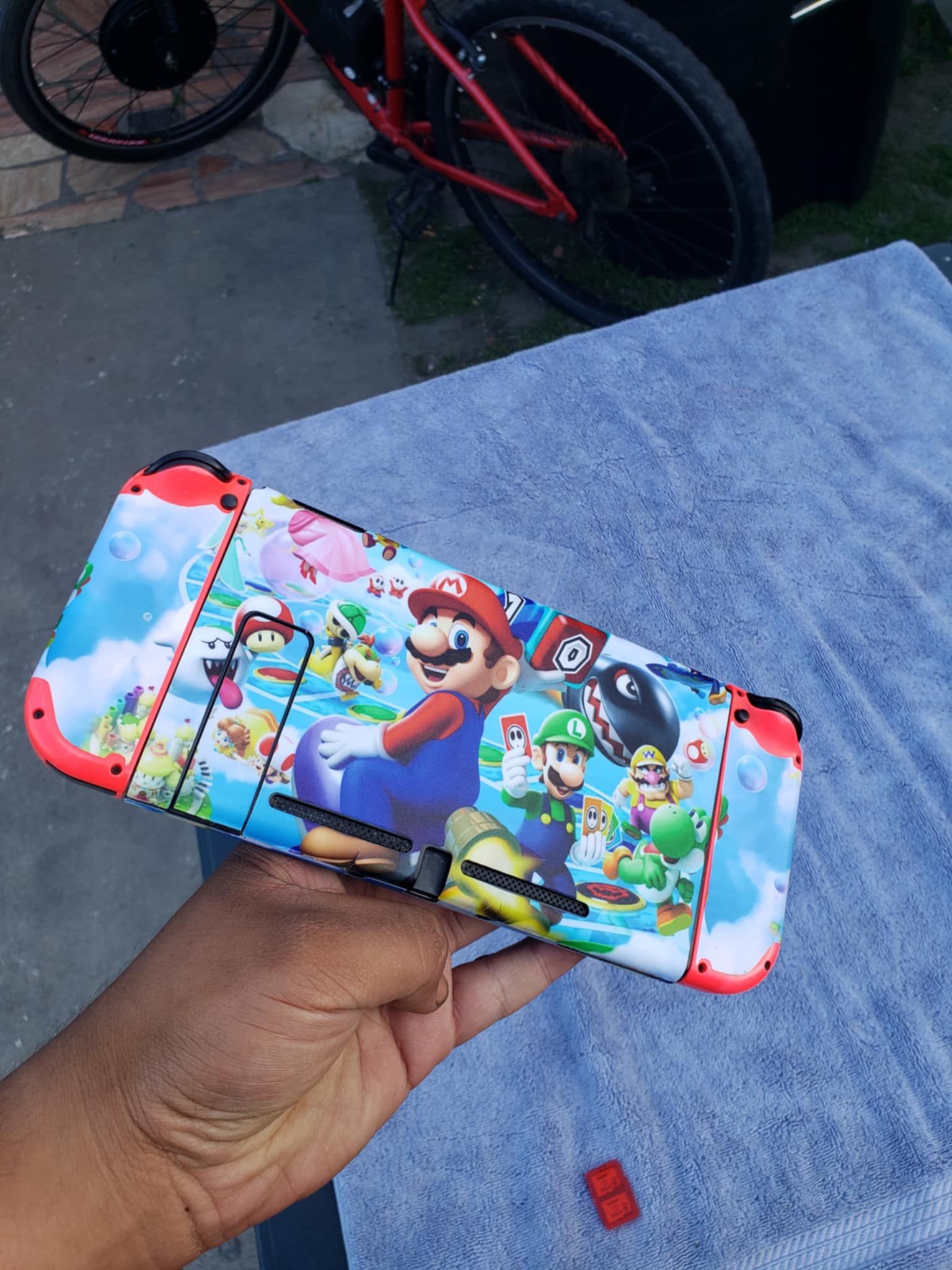 Unpatched 0 Games installed. Nintendo switch Noo 2018 v1 This is 2020 V2 256GB, with 4 sealed Games for $320! Firm. Or noooo 4 Games $220! New conditi