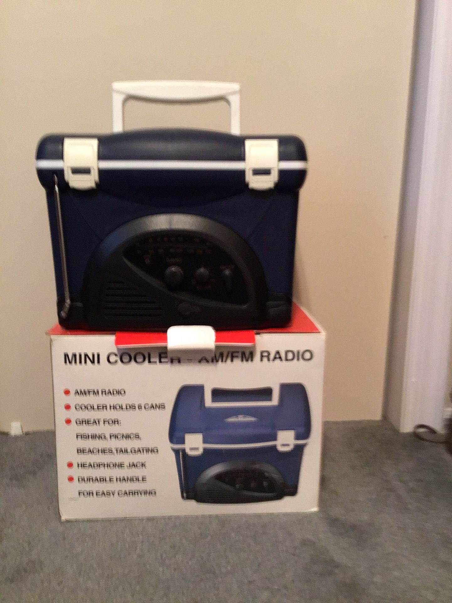 NEW 6 Pack Cooler / Radio