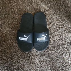 Slippers.