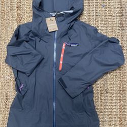 Brand New Patagonia Women’s Granite Crest Rain Jacket